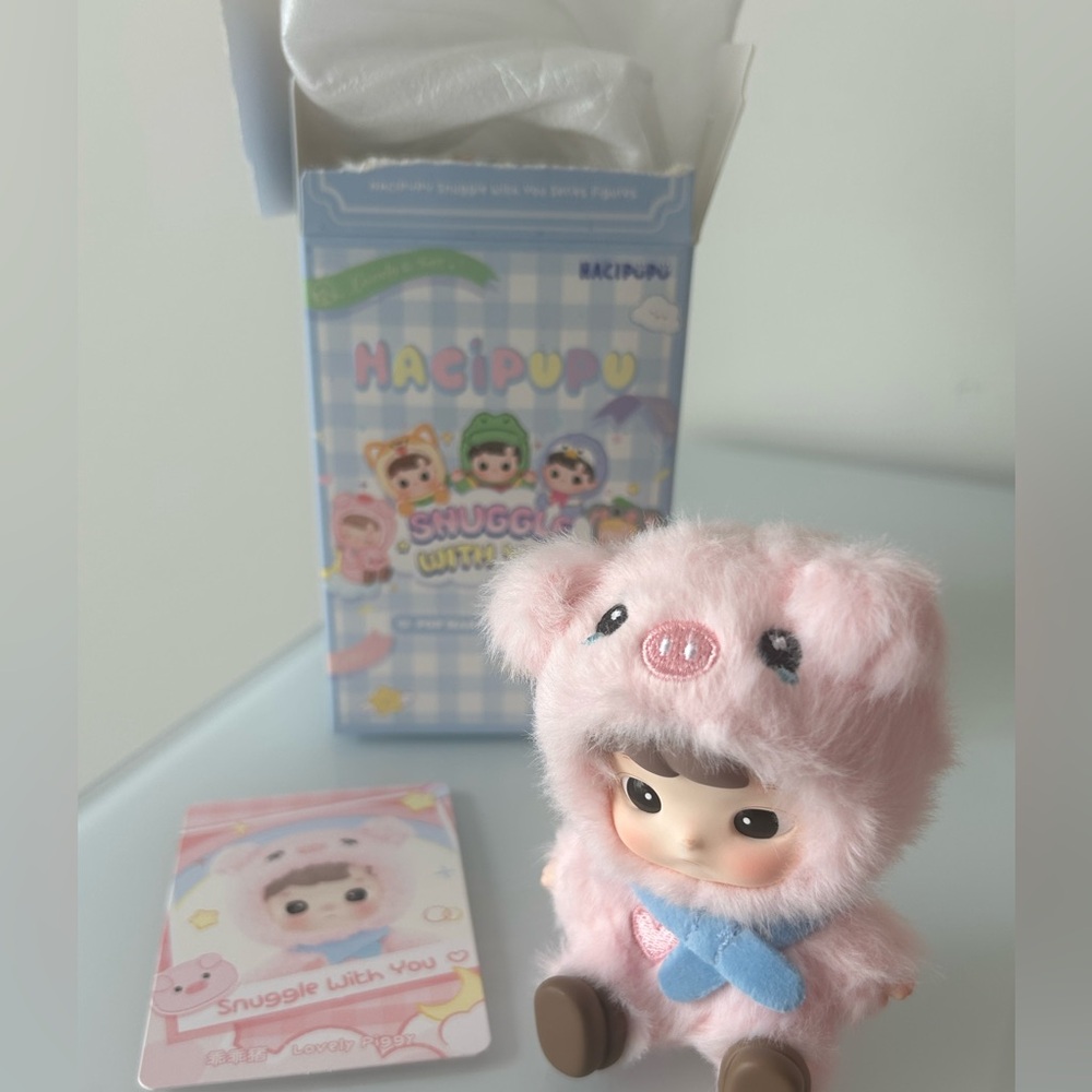 POP MART Hacipupu pink piggy snuggle with you blind box figure